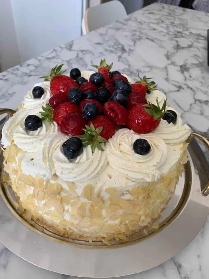 GATEAU FRUITS ROUGES