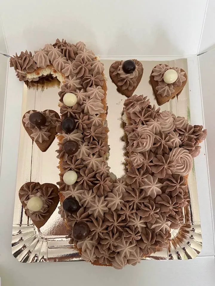 SYMBOL CAKE SAXOPHONE