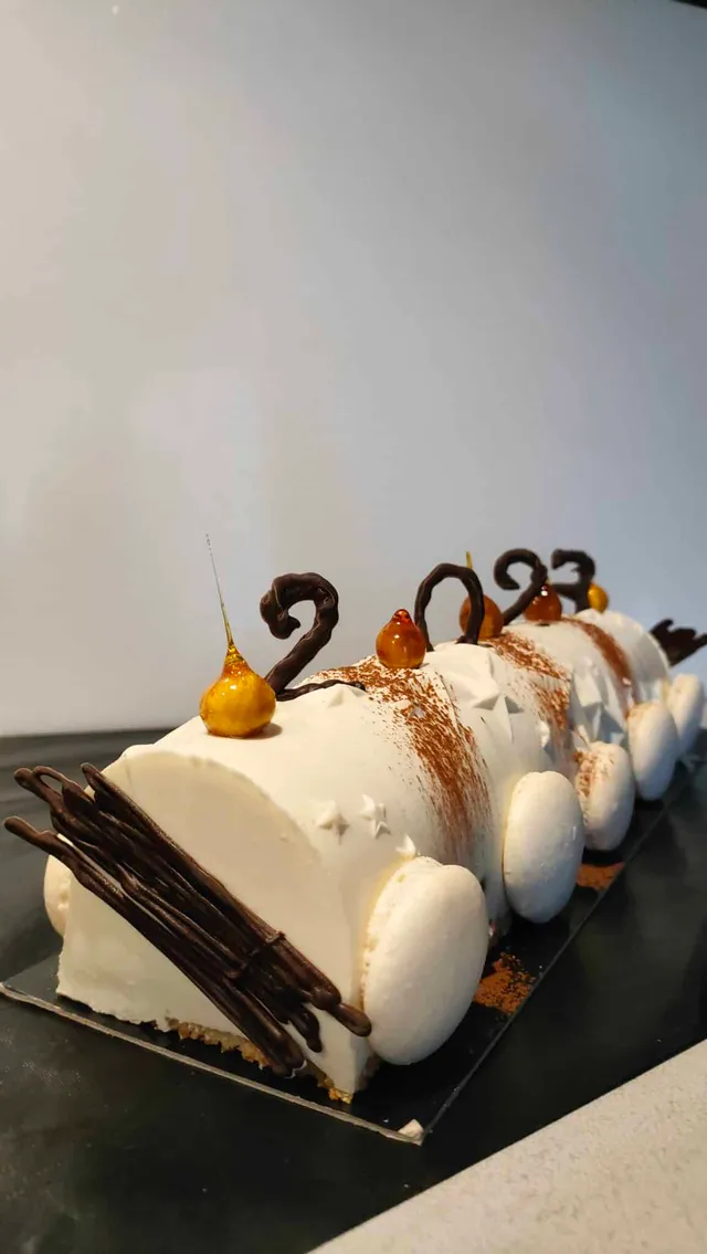 Bûche vanille caramel
