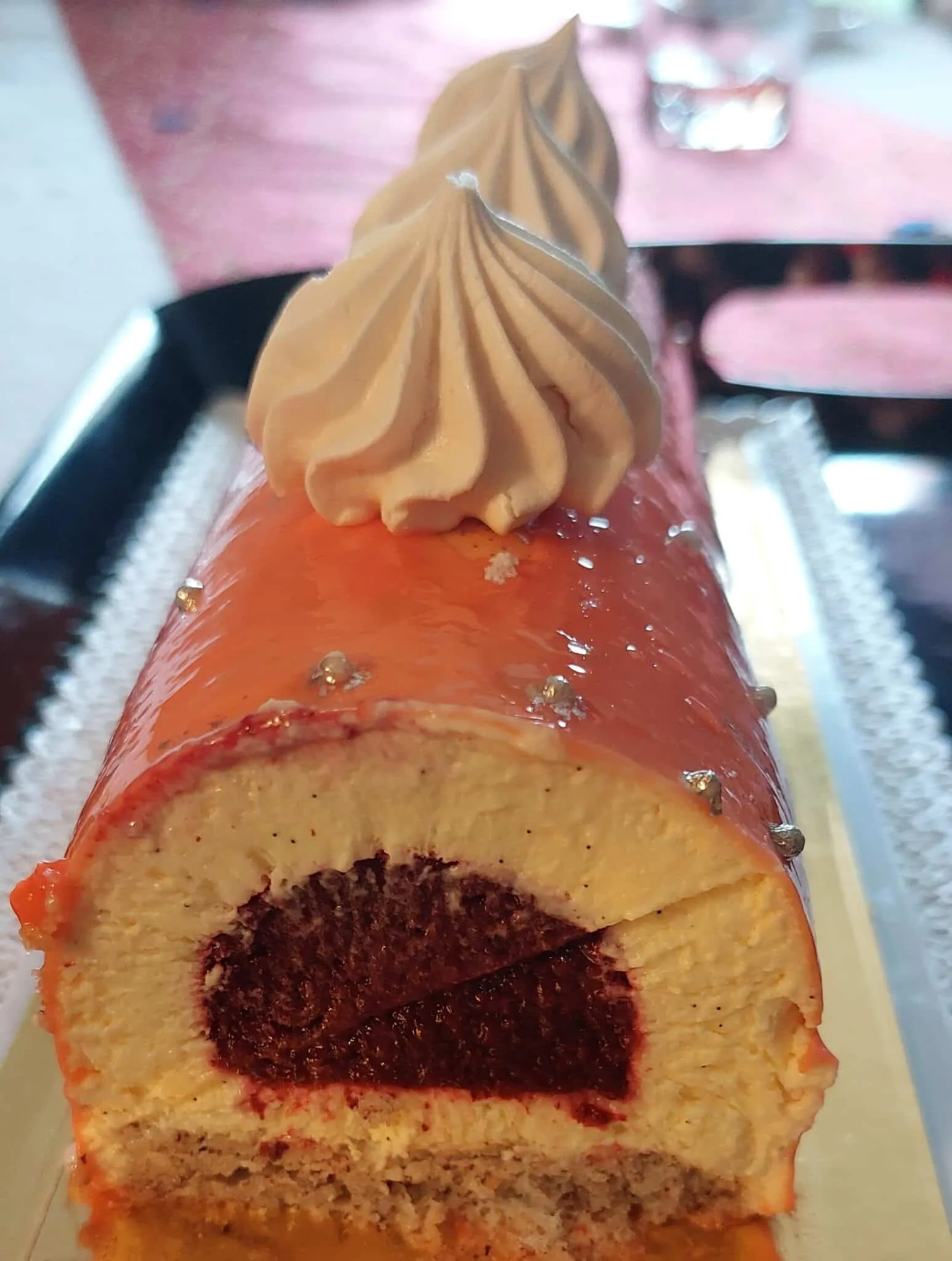 BÛCHE VANILLE FRUITS ROUGES