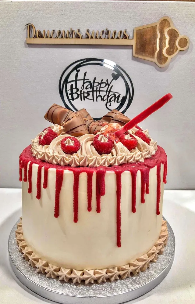 Drip Cake Kinder Bueno - Framboise