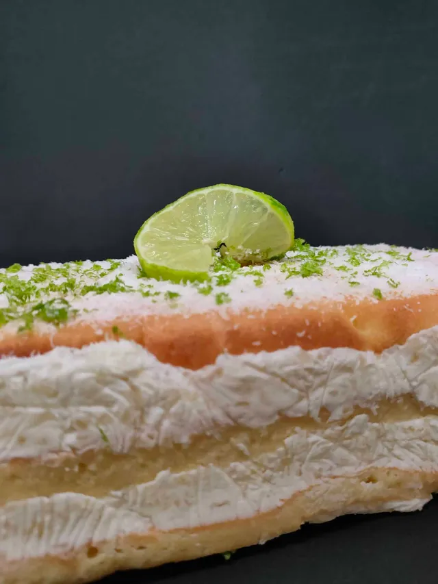 Layer cake ananas coco citron vert