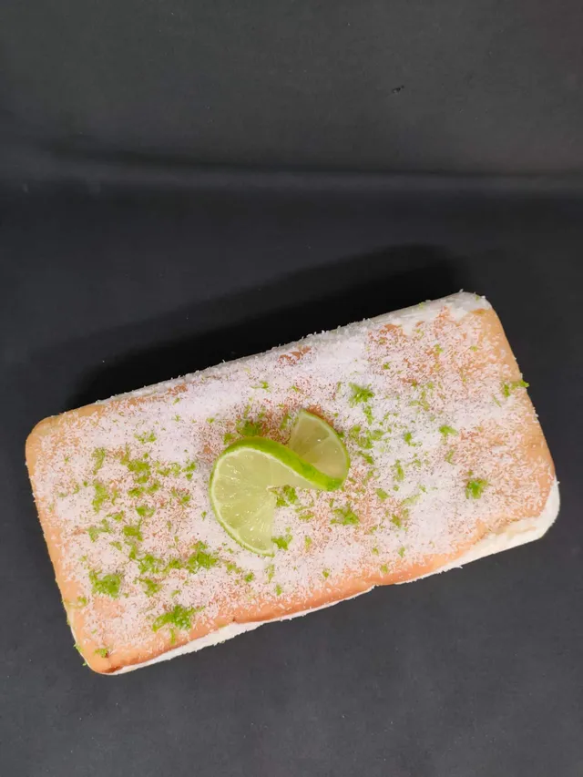 Layer cake ananas coco citron vert