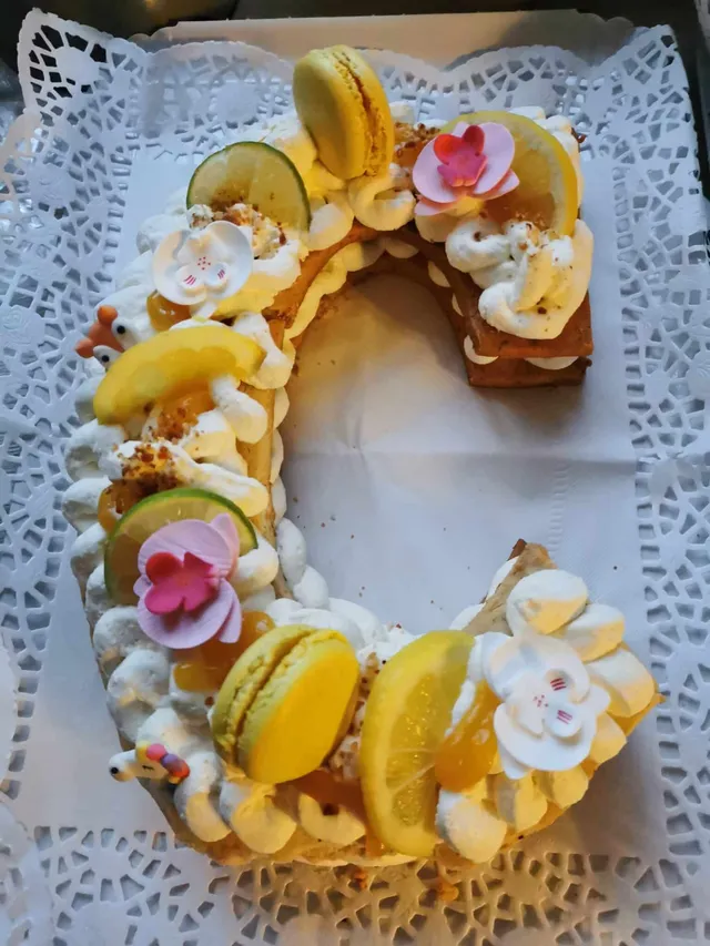 LETTER CAKE