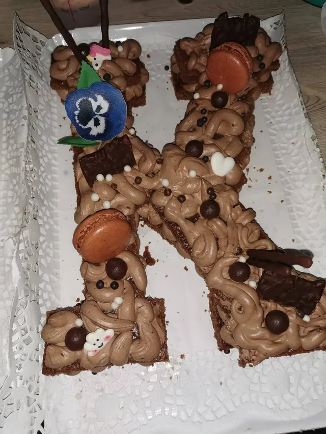 LETTER CAKE