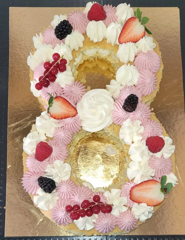NUMBER CAKE 1 CHOCOLAT - 8 VANILLE FRUITS ROUGES