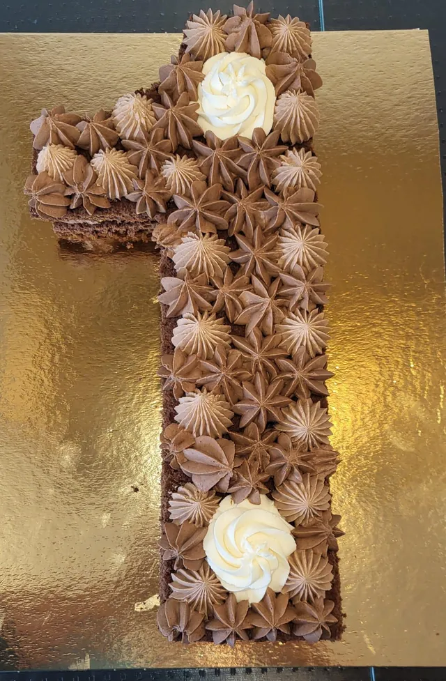 NUMBER CAKE 1 CHOCOLAT - 8 VANILLE FRUITS ROUGES