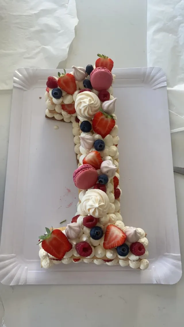 Number cake fruit