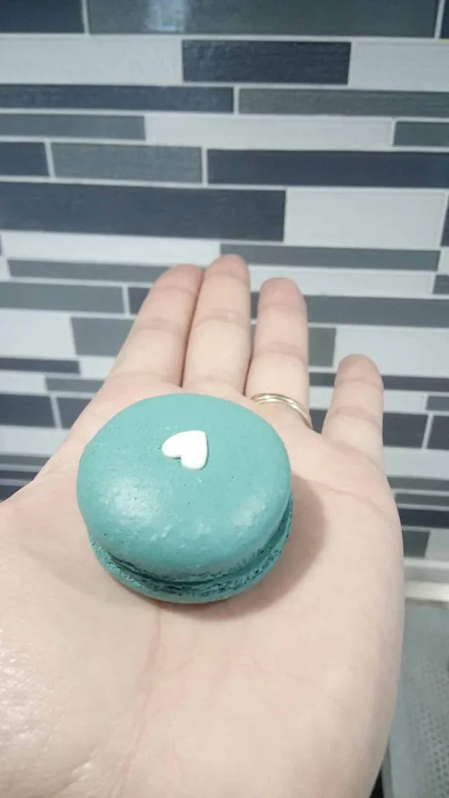 pièce montée choux macarons nougatine
