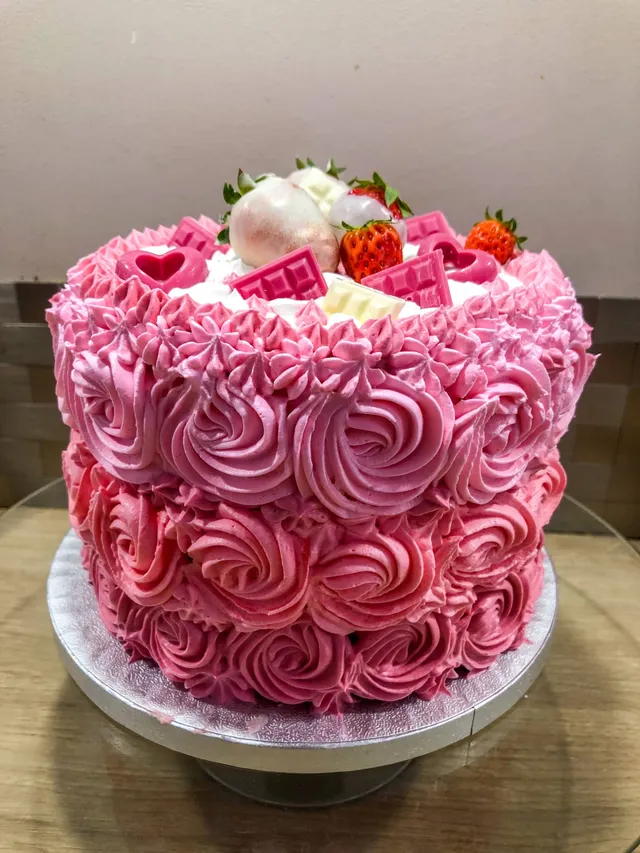Rose cake à la fraise