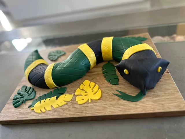Snake cake