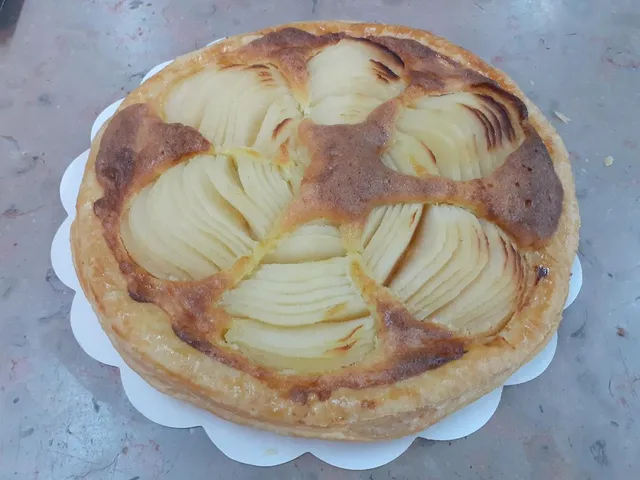 TARTE FEUILLETTEE AUX POIRES