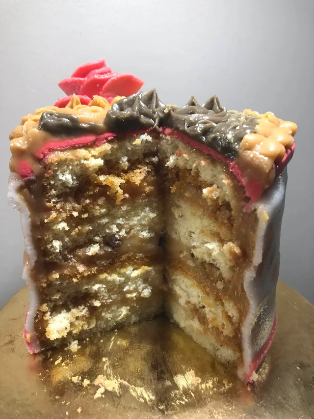 Cake design caramel