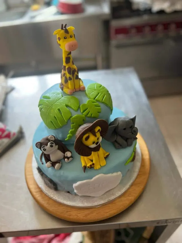 Cake design tout chocolat jungle
