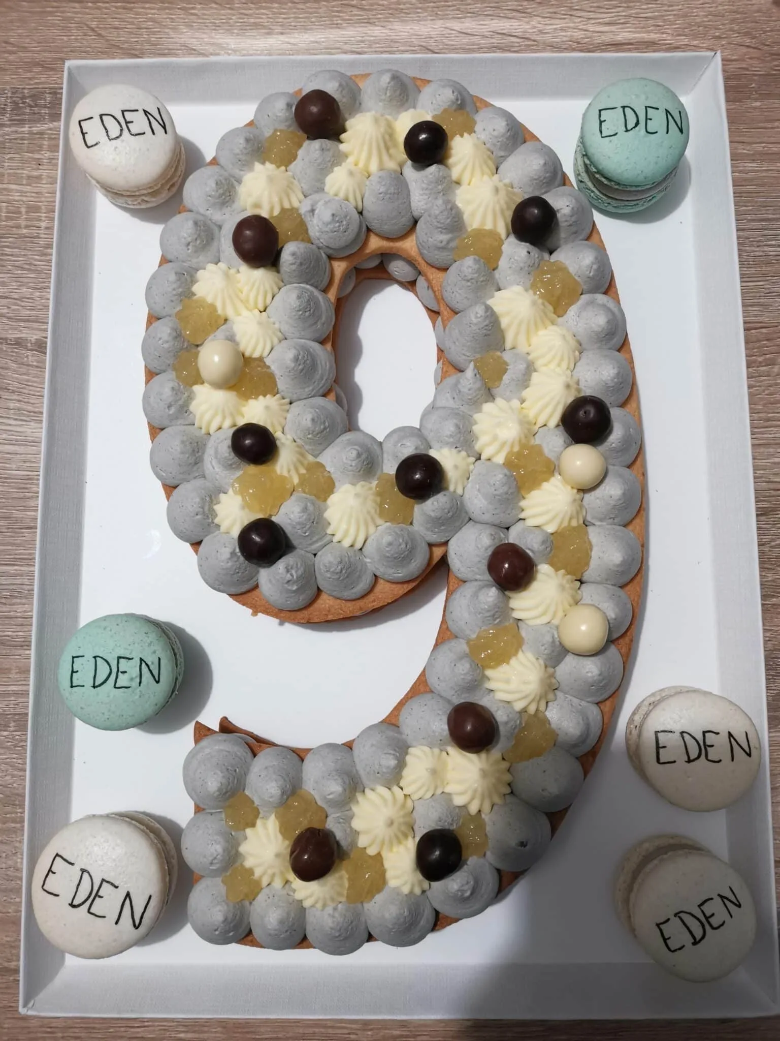 Number cake citron sesame noir