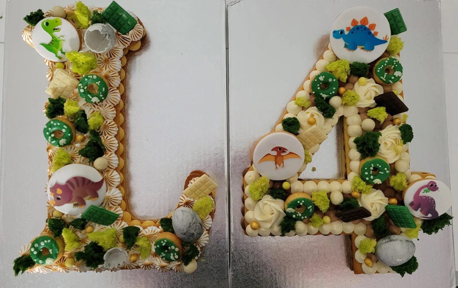 Number cake dino