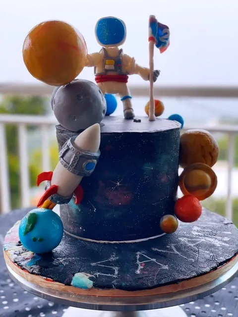 Space cake 🚀☄️🧑‍🚀