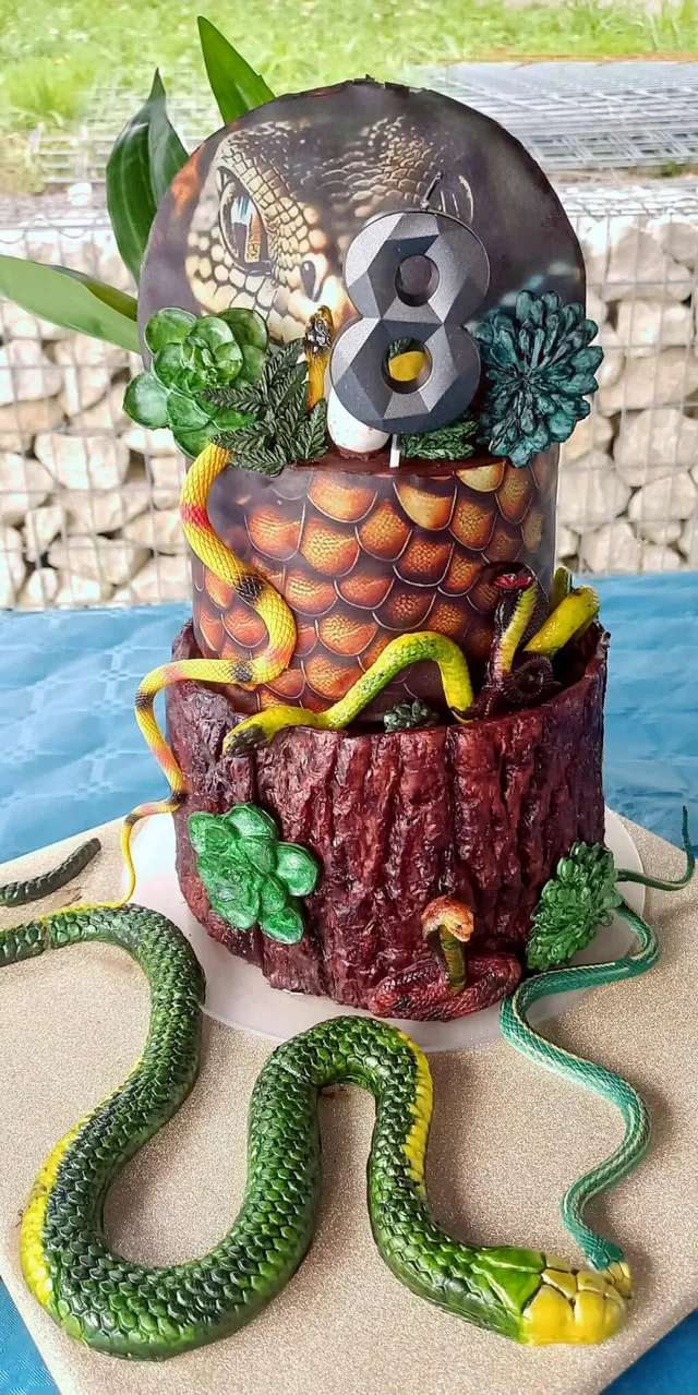 Cake design Serpent