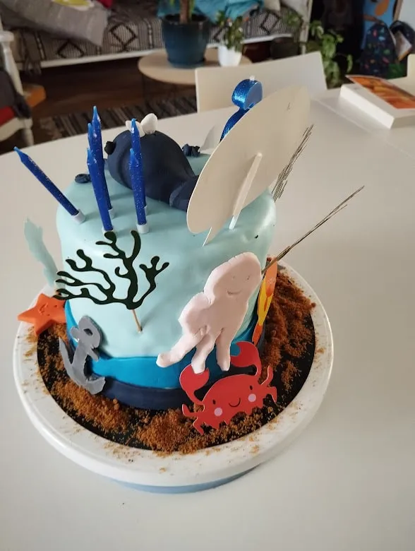 cake design thème baleine et mer