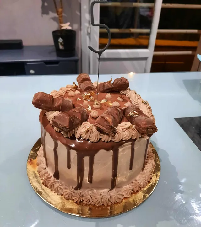 Layer cake kinder bueno