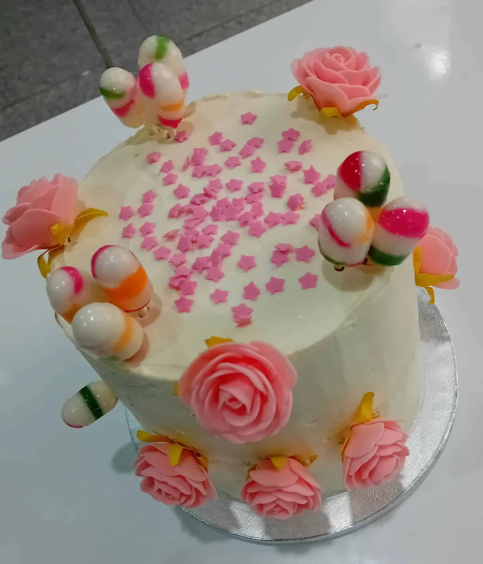 Layer cake génoise cpso framboise mascarade chantilly
