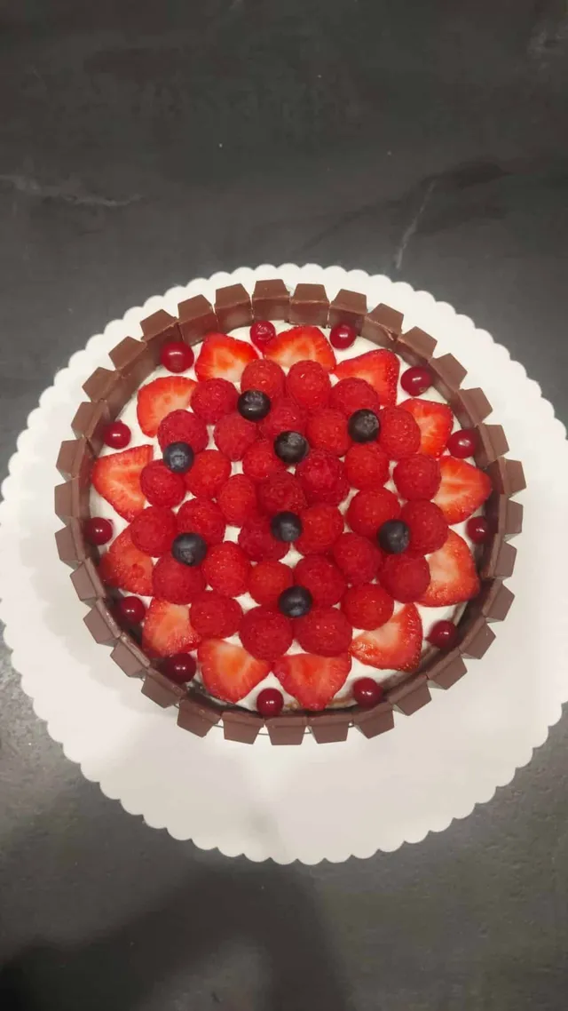 Layer cake kitkat