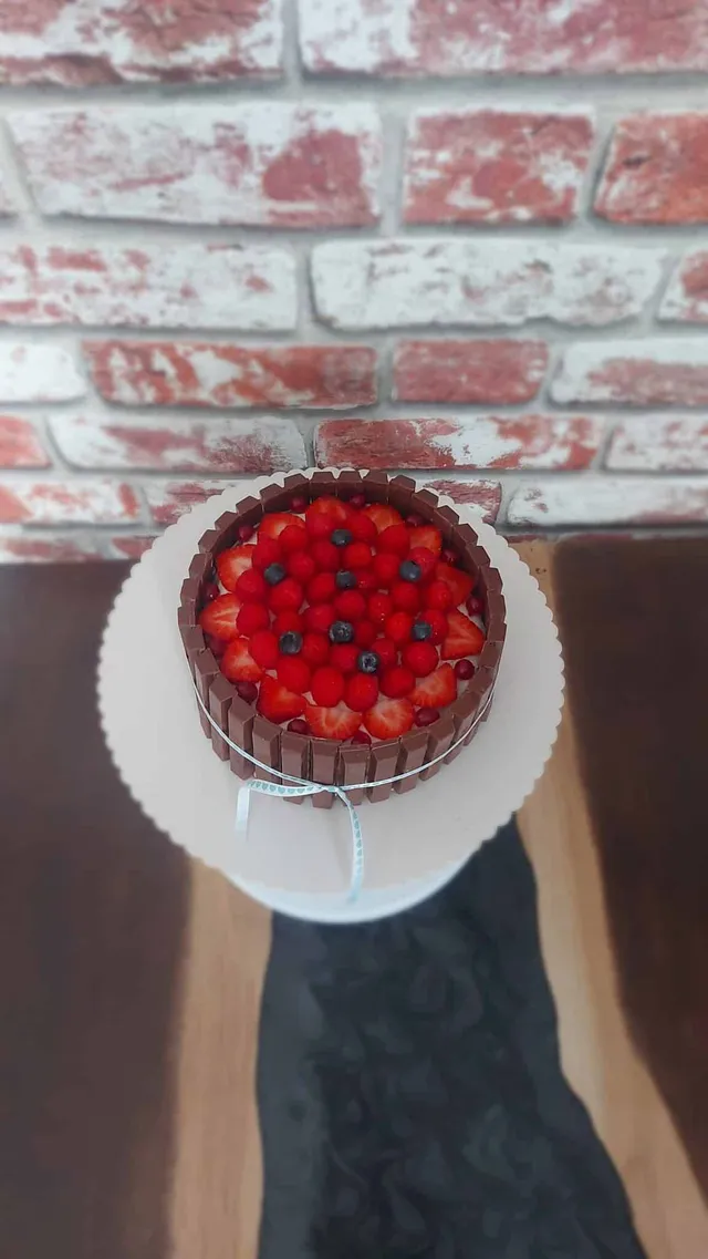 Layer cake kitkat