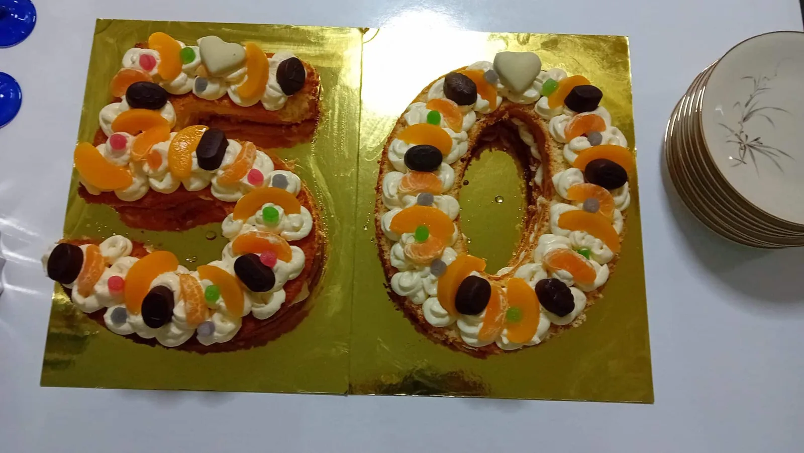 Number cake génoise creme diplomate deco chocolat et fruits