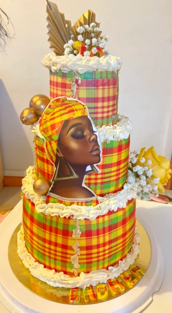 Wedding cake tout en madras