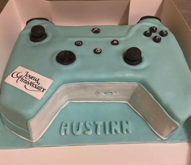 Pinata cake Manette Xbox