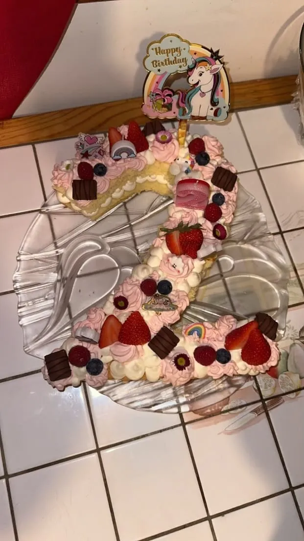 Letter cake chocolat blanc fraise 🍓