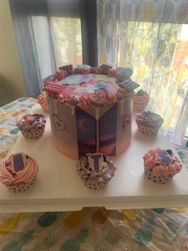 Layer cake thème BTS