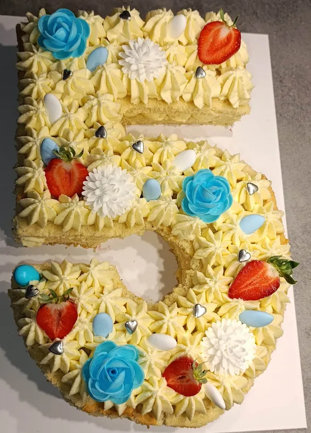 Number Cake Chocolat au Lait, Vanille Fraises