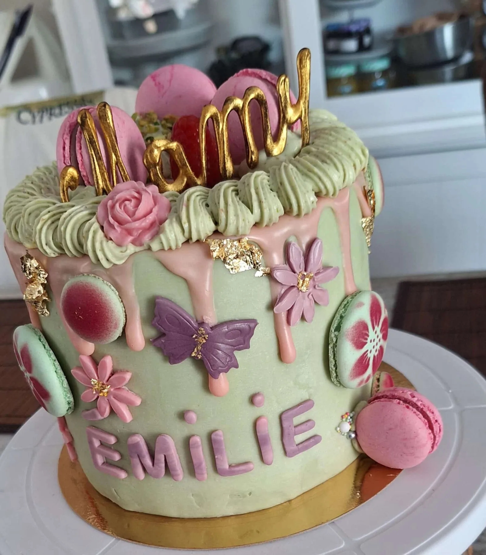 Layer cake pistache framboise