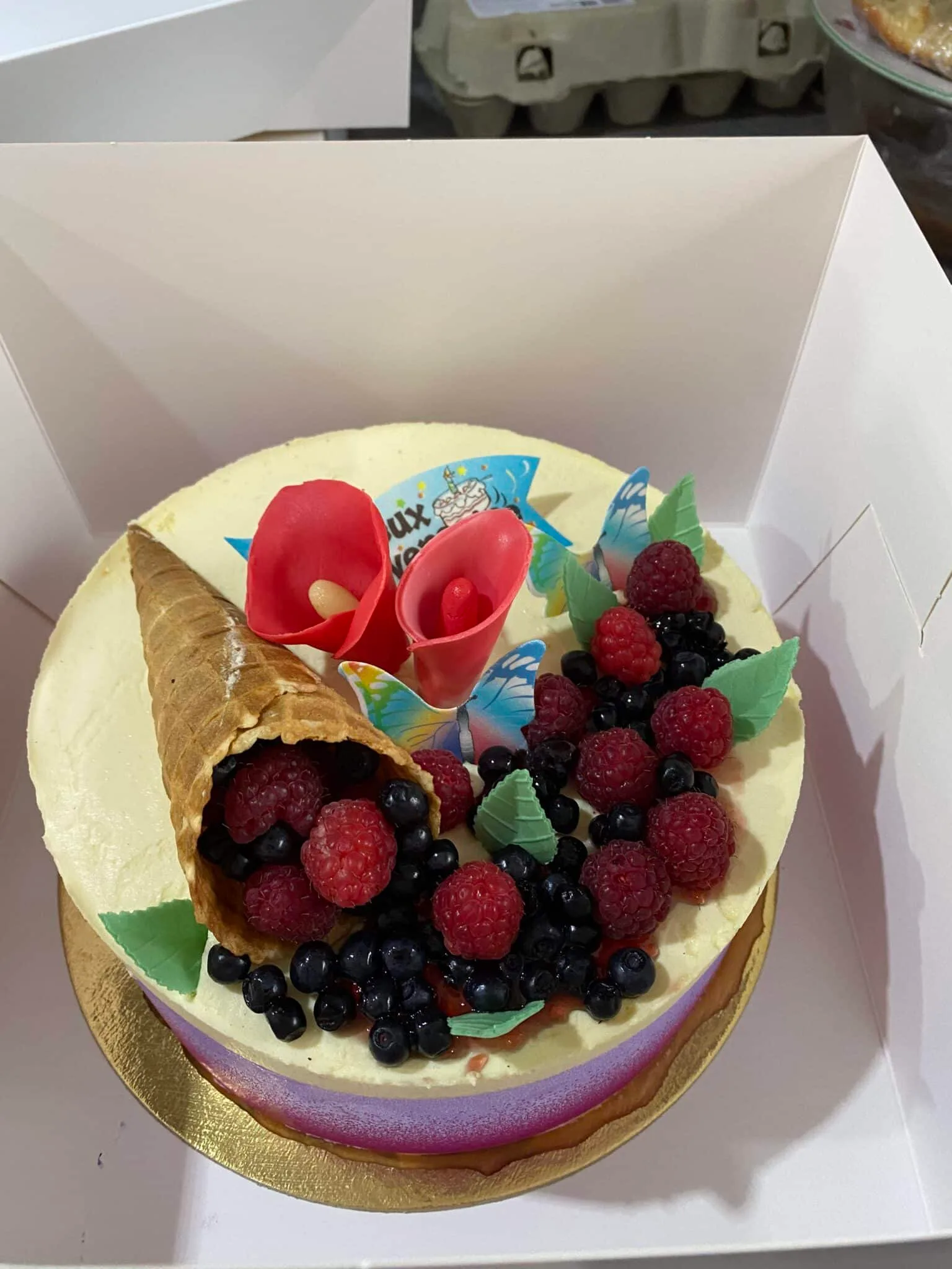 Entremet fraise /fruits exotiques
