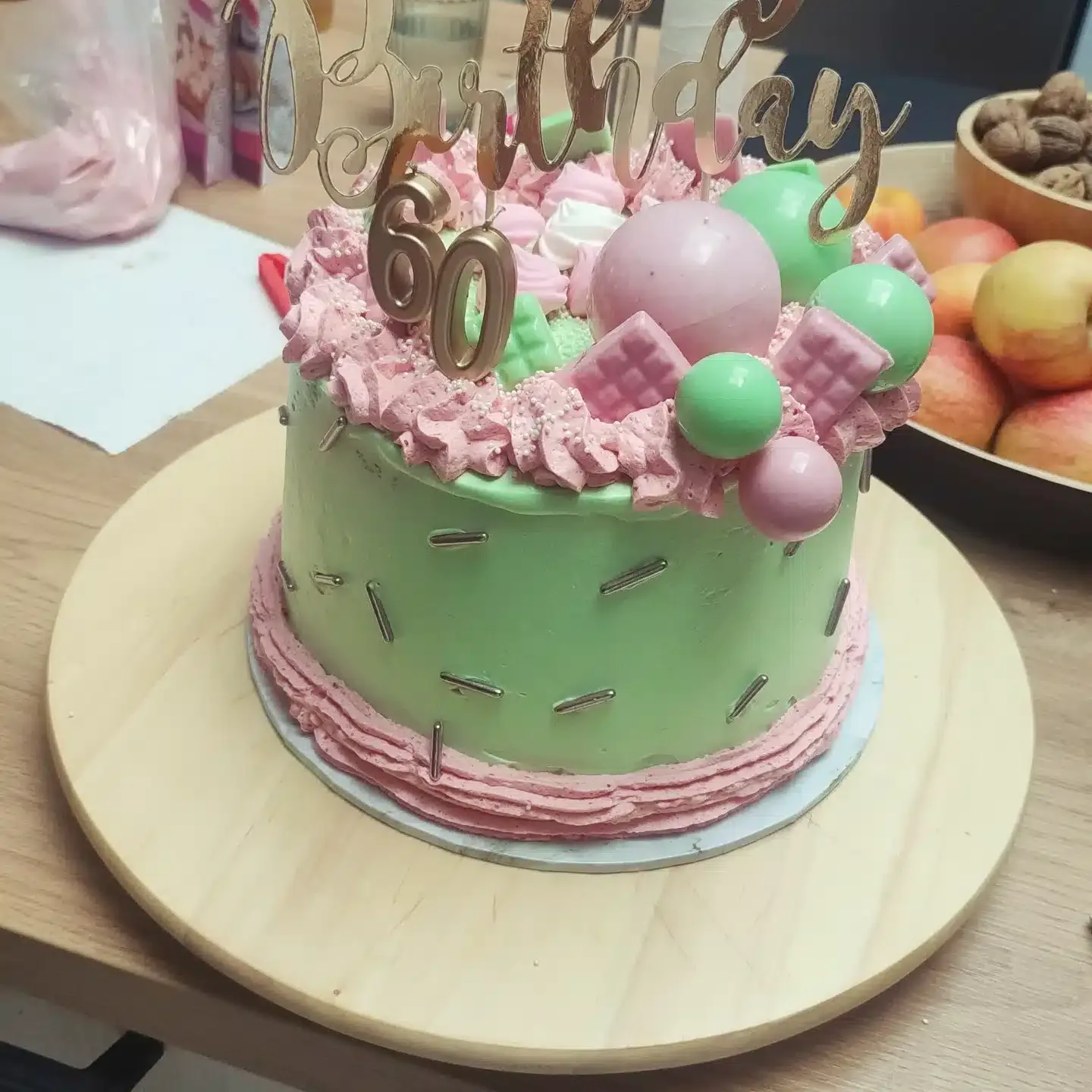Layer cake pistache framboise