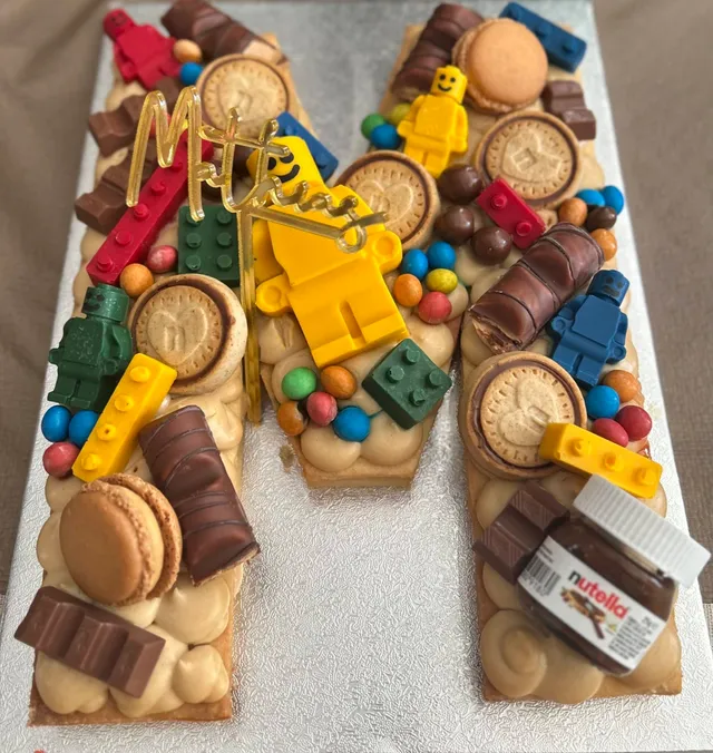 Number et letter cake