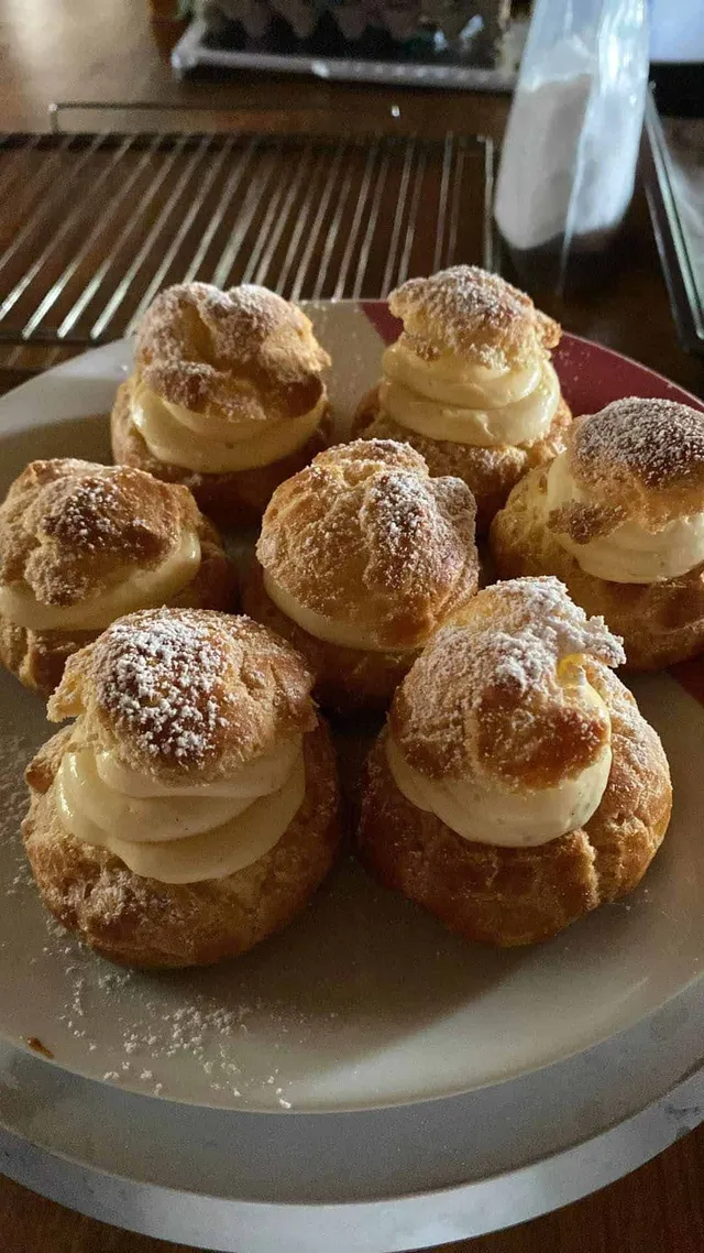 Choux à la crème diplomate vanille bleu