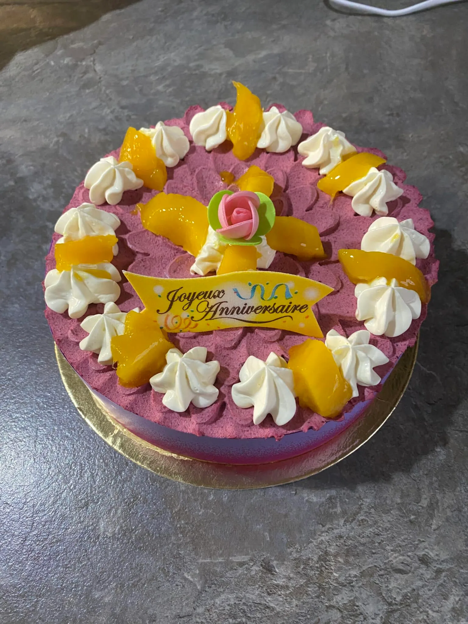 Entremet exotique et fruits rouges