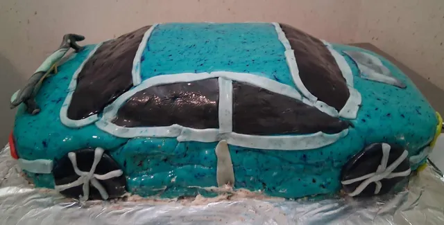 Voiture de course en gâteau