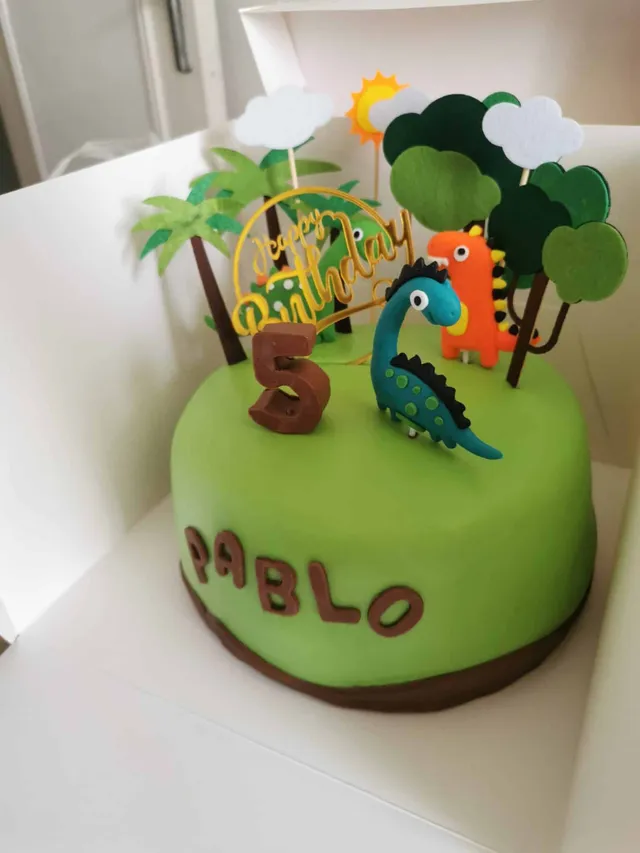 Cake design dinausore