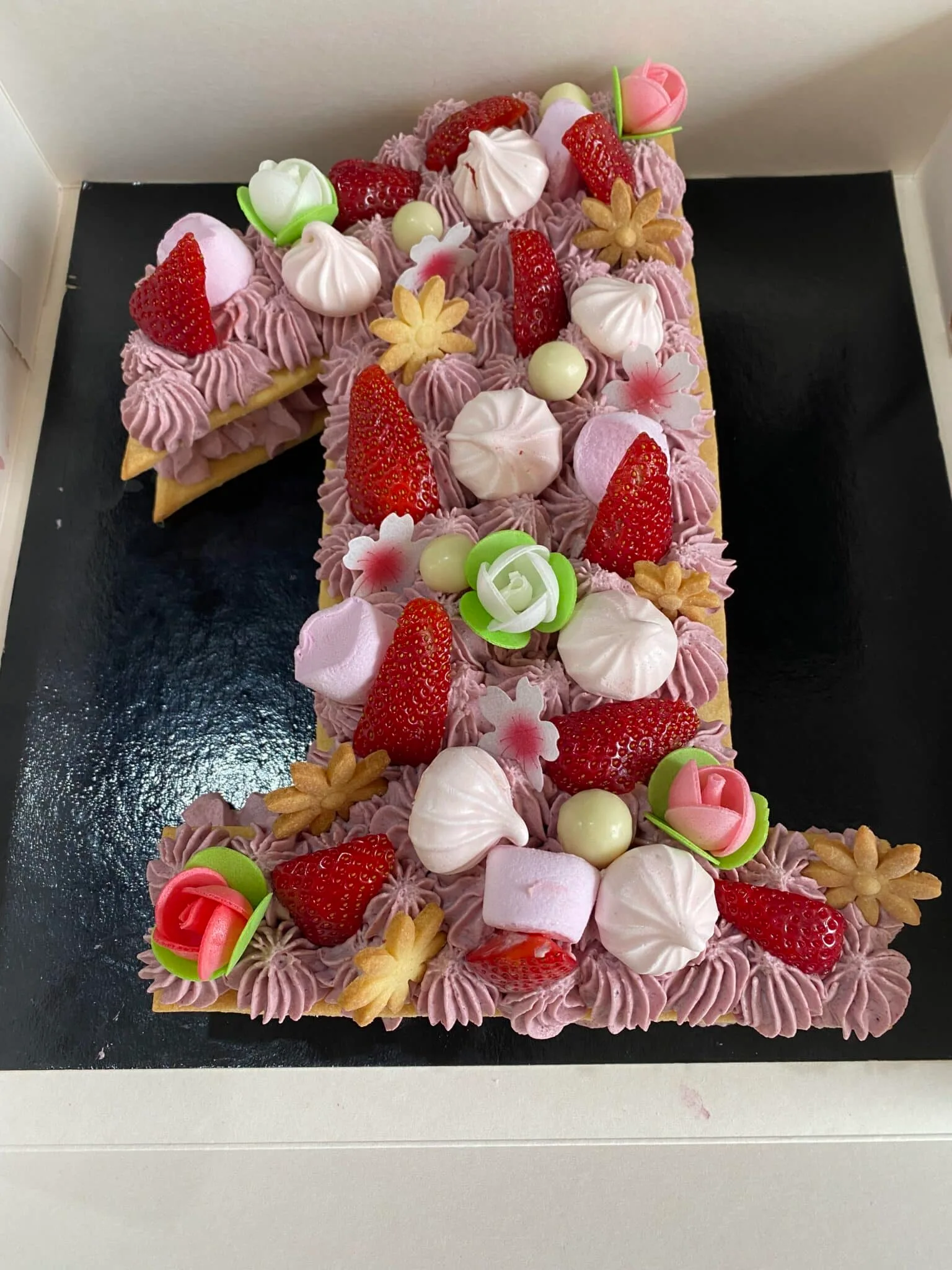 Number cake fruits rouges
