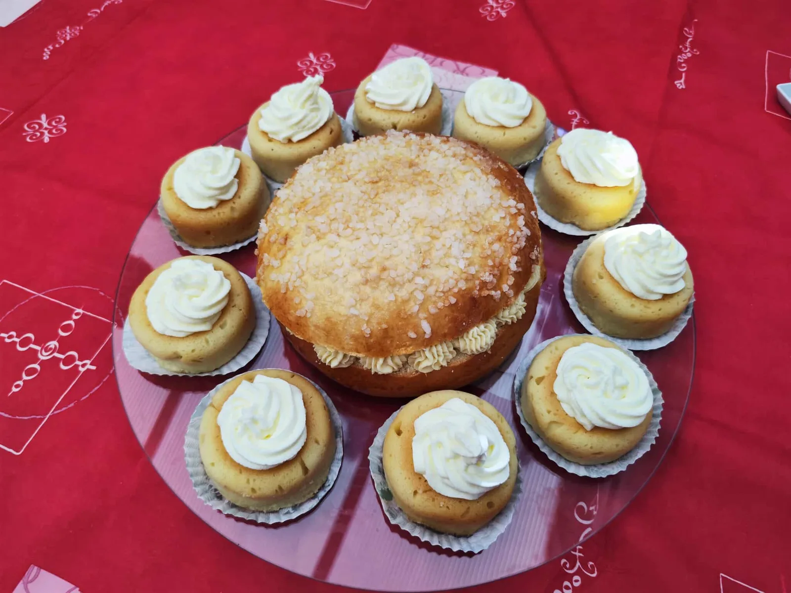 Tropézienne et baba au rhum