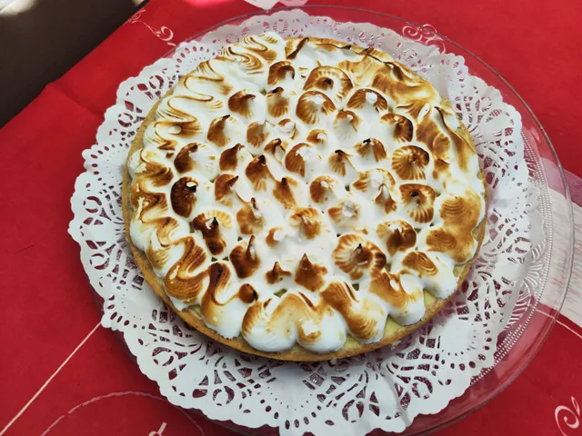 Tropézienne et baba au rhum