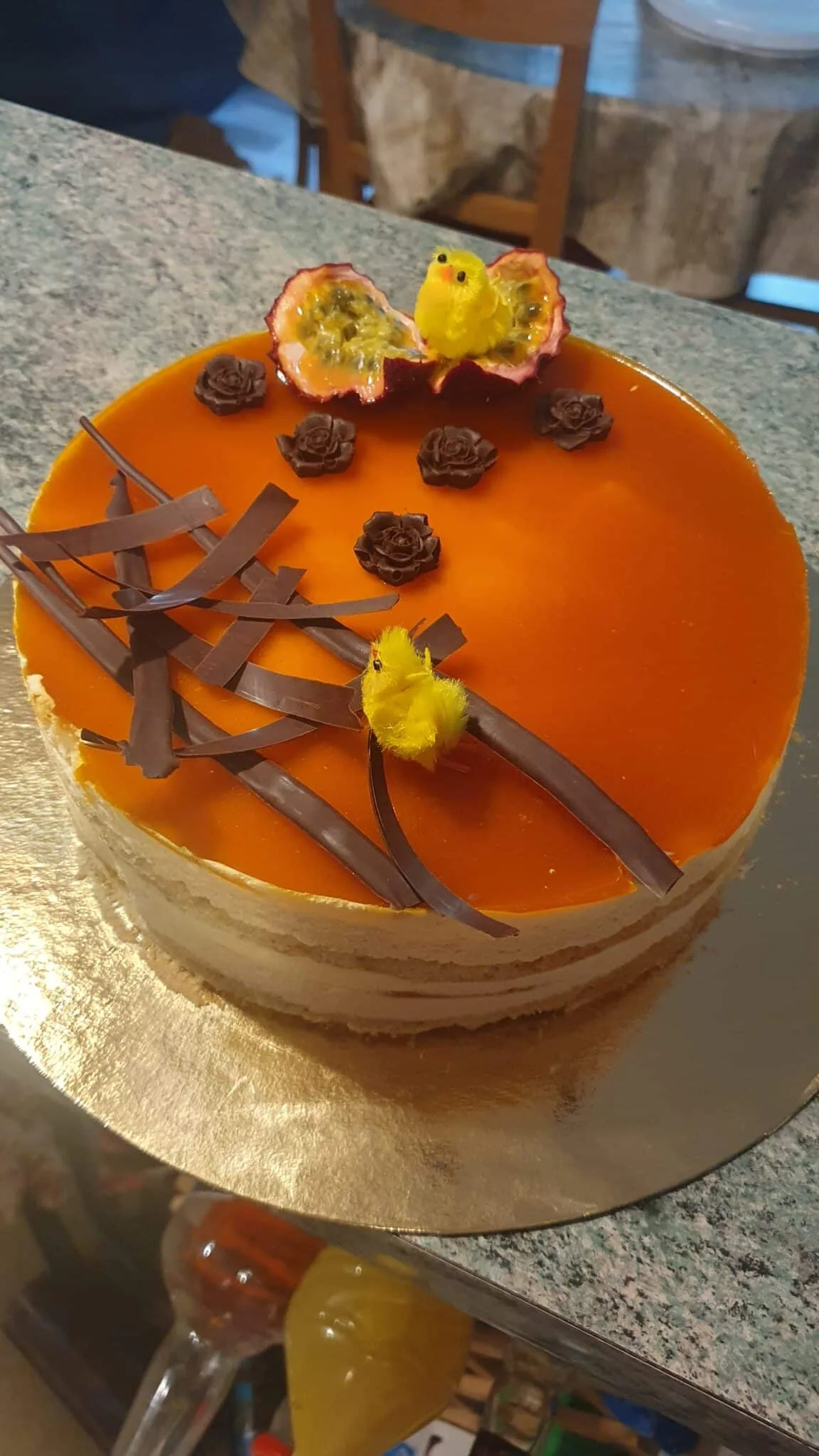 Entremet abricot,  passion, pistache