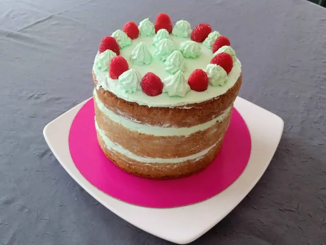 Mon premier layer cake pistache framboise
