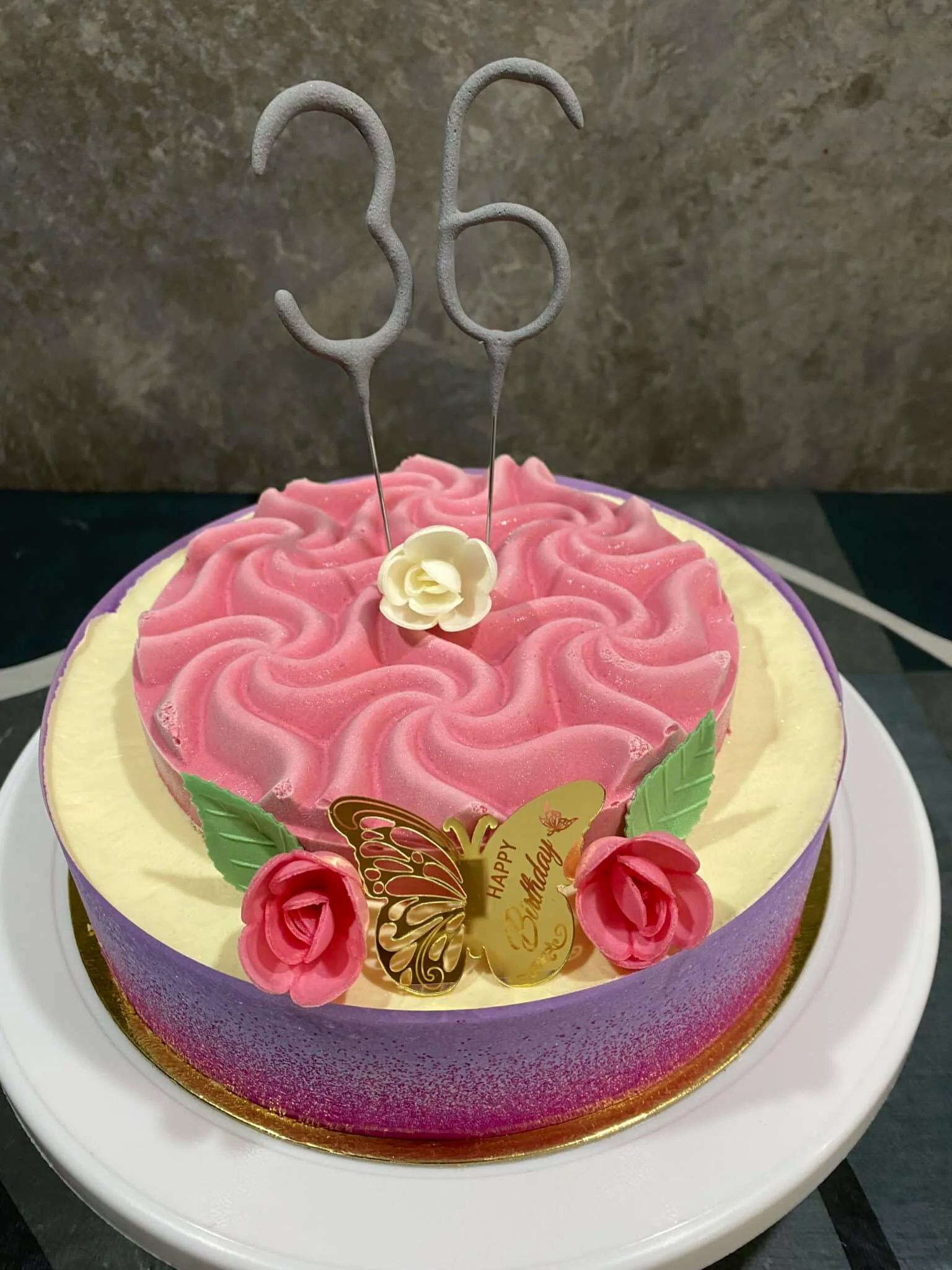 Entremet fruits exotiques et framboises