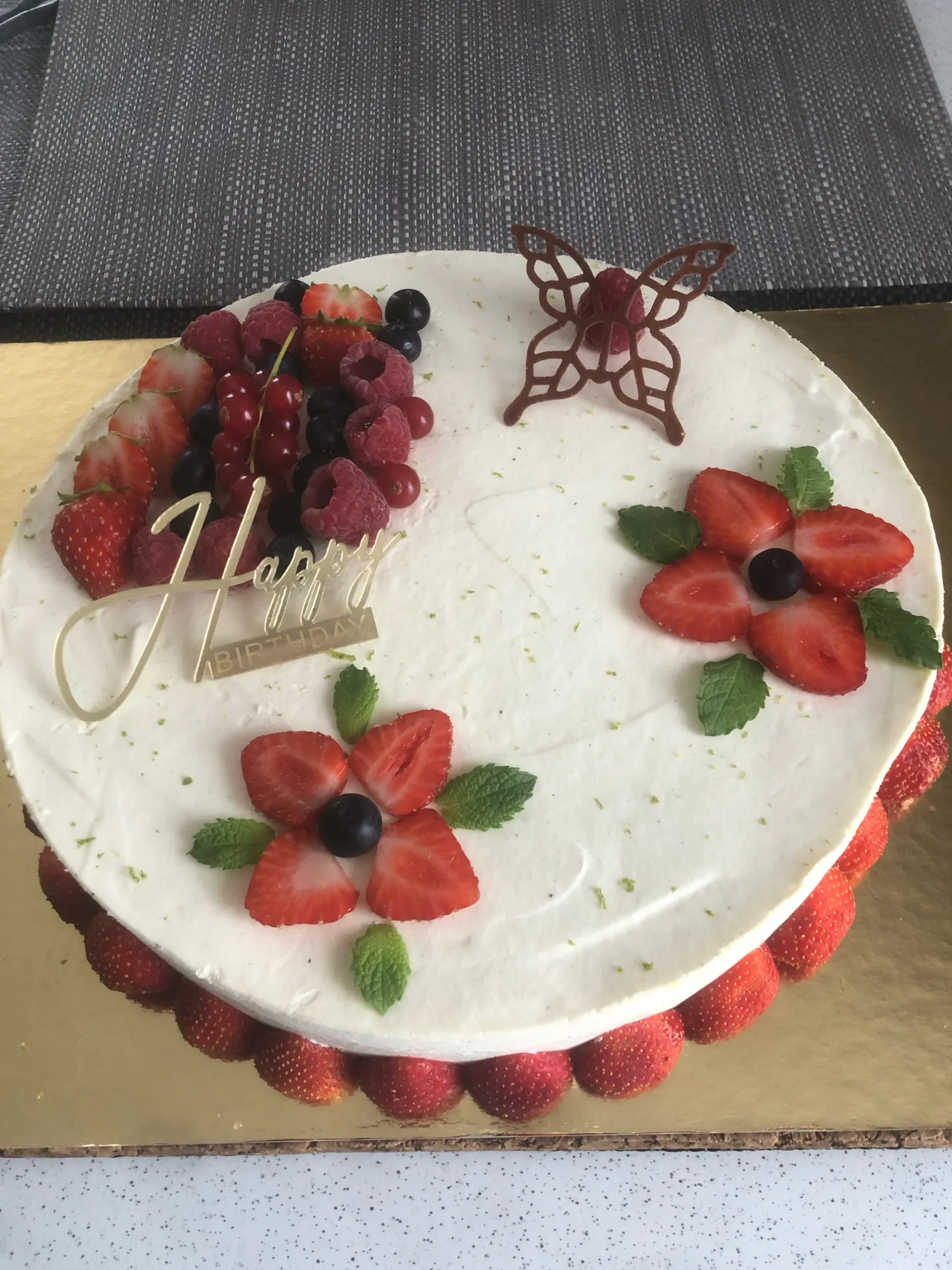 Entremets vanille insert fruits rouge