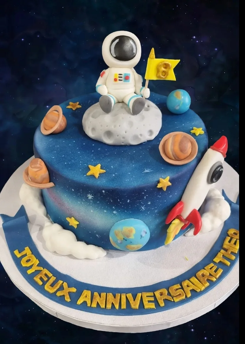 Layer cake thème galaxie