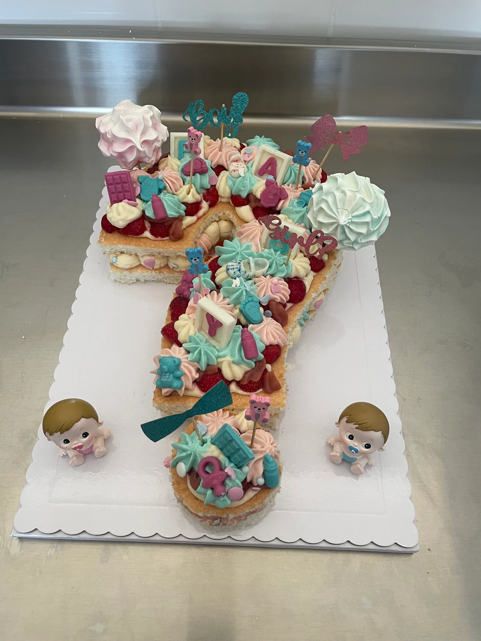 Fraisier "sans lait" pour gender reveal